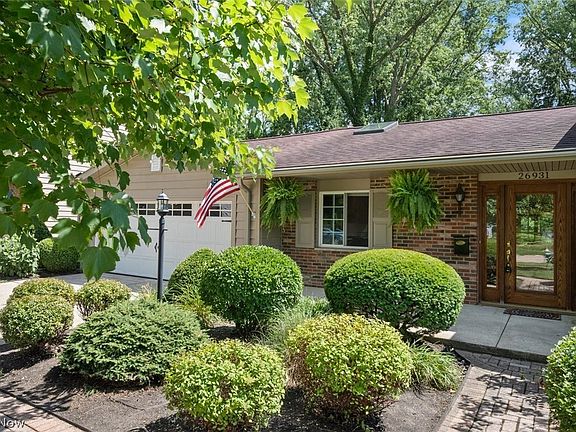 2nd image of 26931 Adele Ln