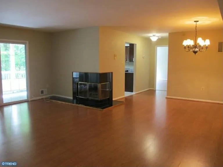 111 Biscayne Ct — Photo 3