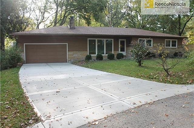 Brand new driveway to top it off!