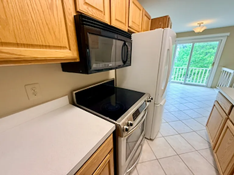 2802 Willow Ct — Photo 9