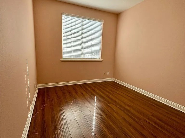 4110 W Kling St — Photo 23