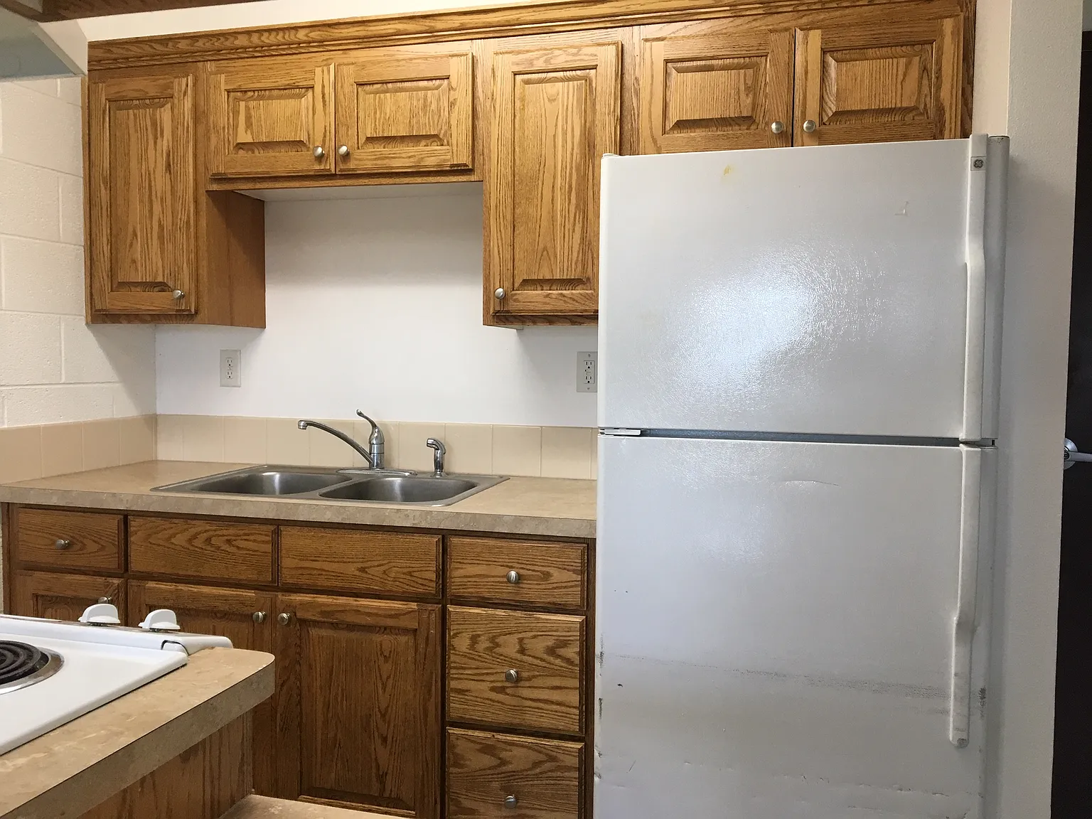 106 NE Main St — Photo 2