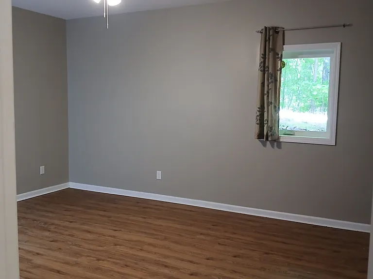 2nd bedroom can be furnished as necessary. I don't normally lease this house furnished so that's why the 2nd and 3rd bedrooms don't have furniture yet.