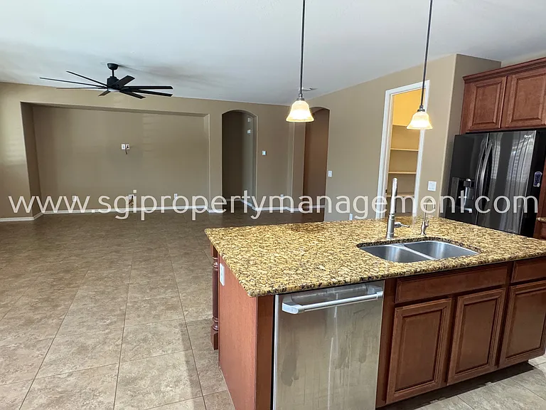 135 W Yellow Wood Ave — Photo 6