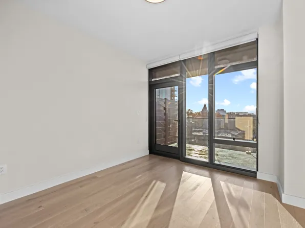 38-20 Parsons Boulevard image 10 of 19