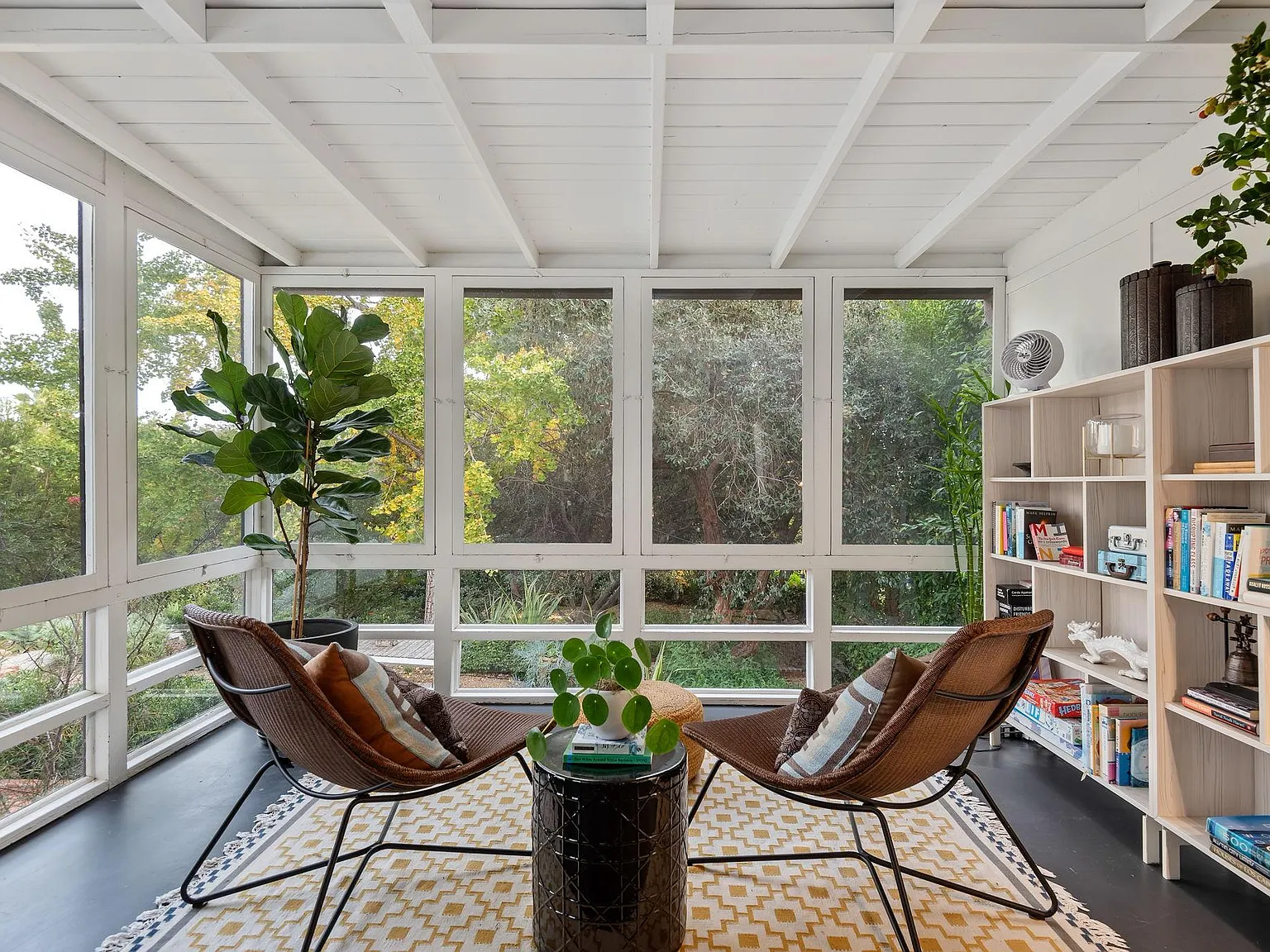 116 E Constance Ave — Photo 4