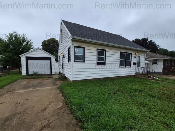 617 Center St, Reinbeck, IA 50669