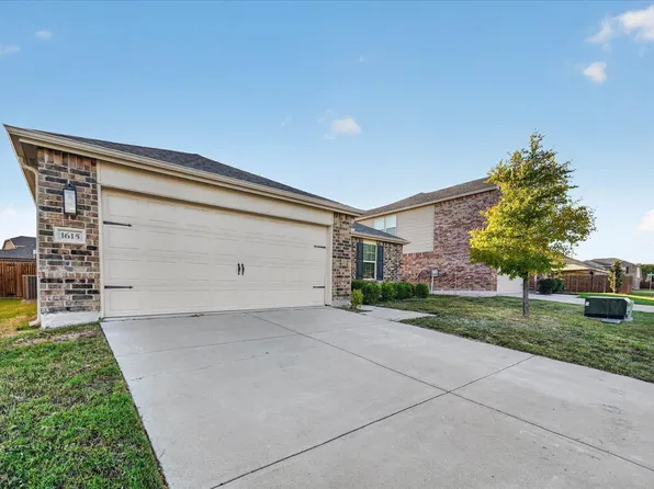 1615 Luckenbach Dr, Forney, TX 75126