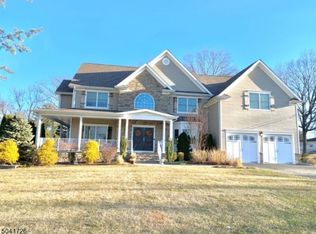 18 Grove St, Clark, NJ 07066