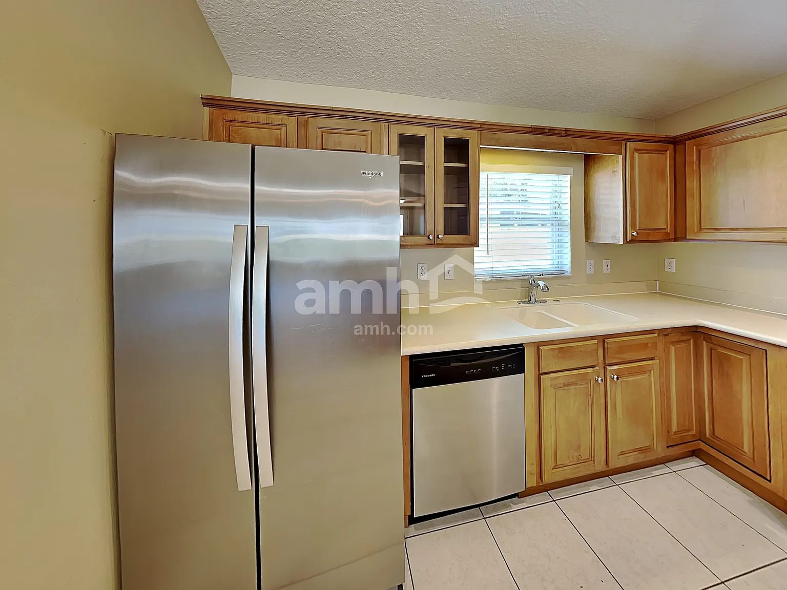3 bed, 2.0 bath, 1595 sqft, $2,270 — Photo 4
