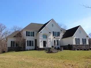 35 Foxcroft Way, Mount Laurel, NJ 08054