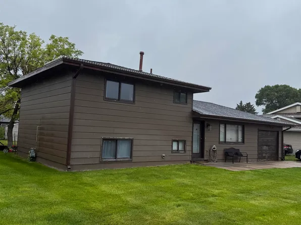 1402 Independence Ave, Lexington, NE 68850