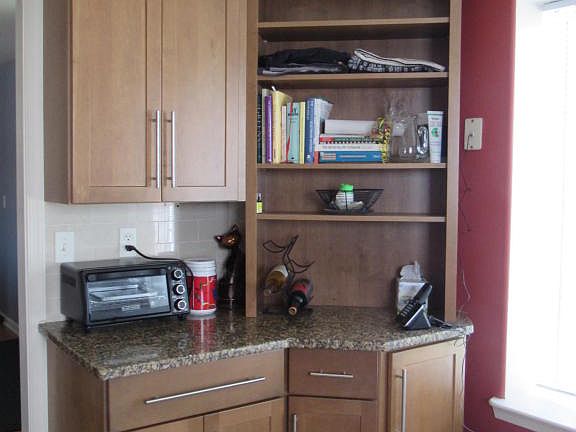 5th image of 1093A Canterbury Dr