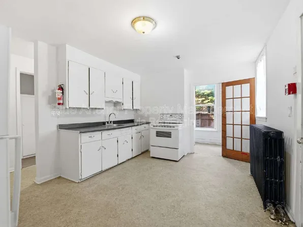 114 King St #2, Quinte West, ON K8V 3W3