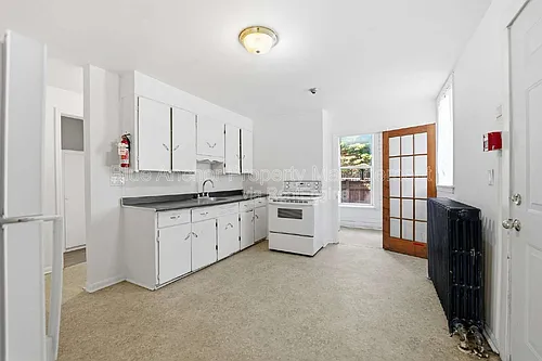114 King St #2 Photo 1