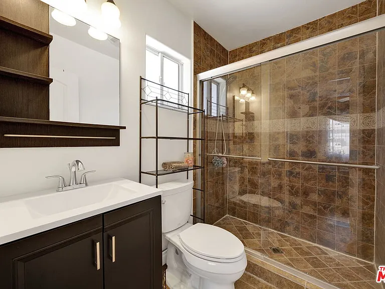 10109 Gloria Ave — Photo 20
