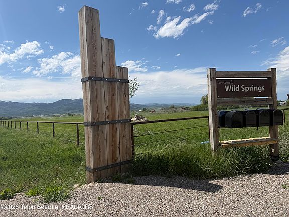 4th image of Wild Springs Ln