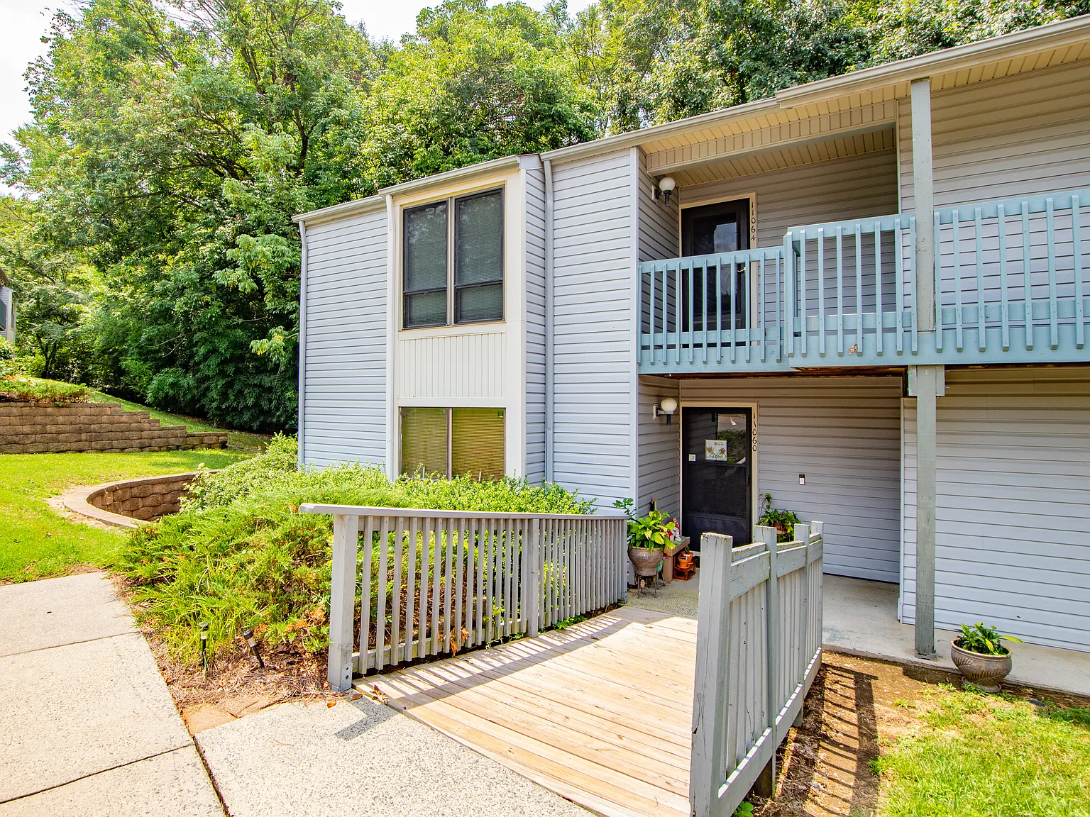 2 bed, 975 sqft, $1,450 — Photo 2