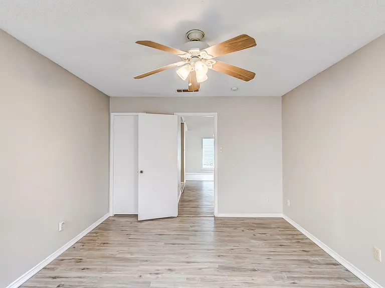 2015 Newton Dr — Photo 20