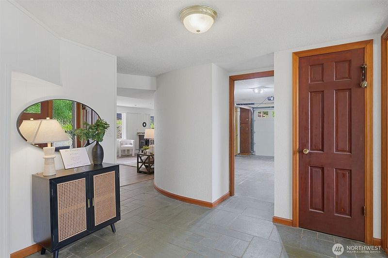 4th image of 1024 Daniels Drive
