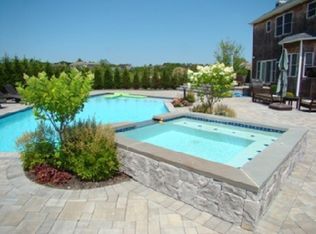 2 Spring Ln, Southampton, NY 11968