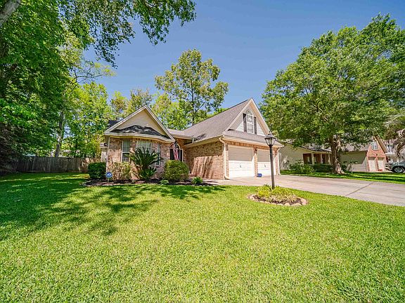 4th image of 210 Essex Dr