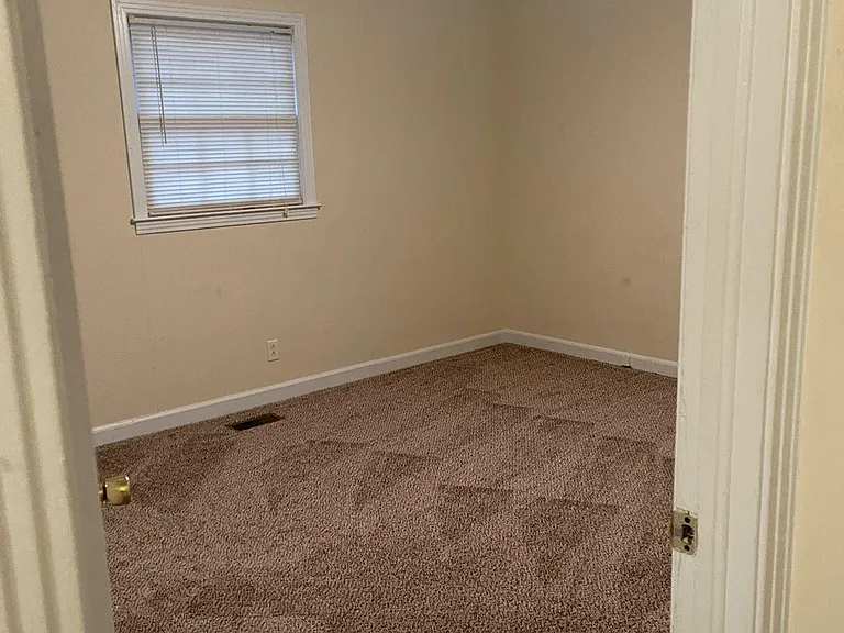 2124 Eveton Ln — Photo 10