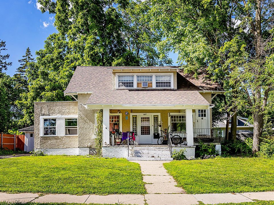 1st image of 605 8th St #607