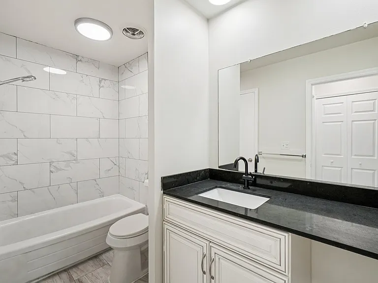 Ava Sterling Apartments — Photo 20