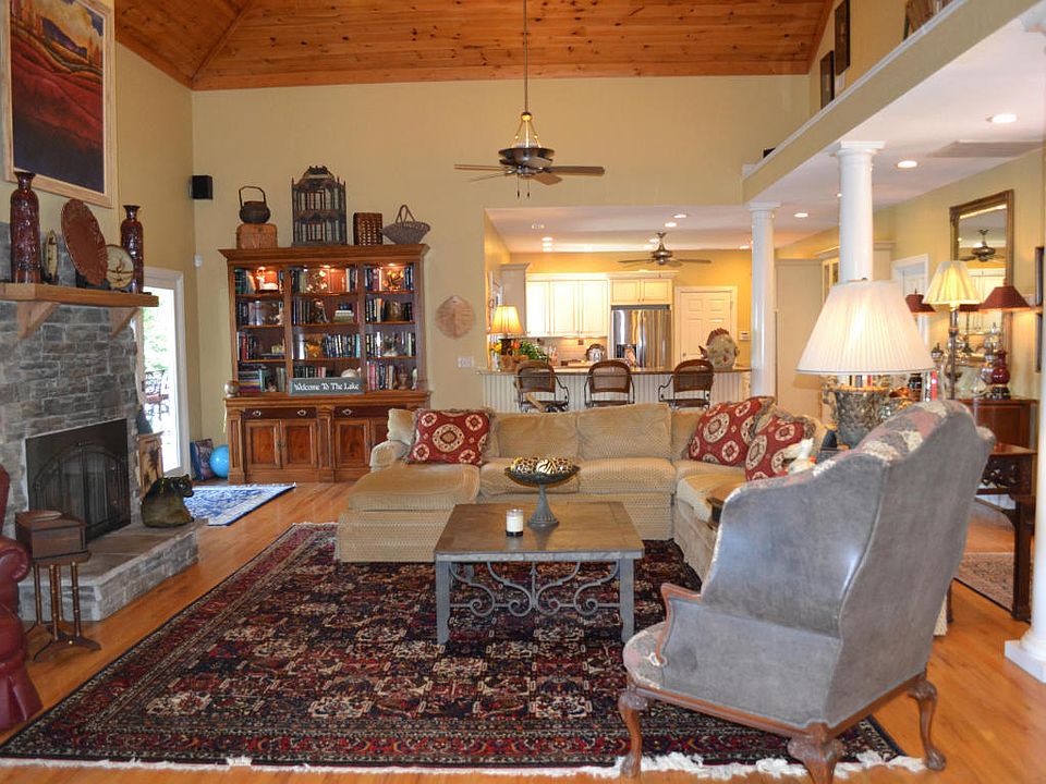 1st image of 2110 Ashley Ln