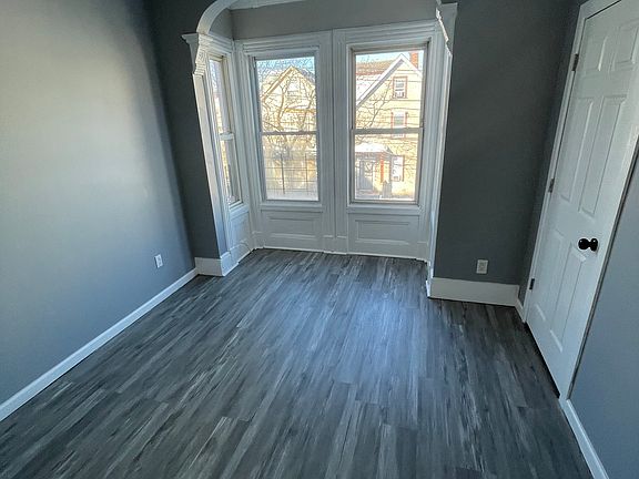 3rd image of 179 Parker St #2F