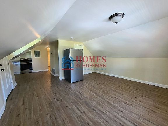 4th image of 423 Jefferson Ave Unit B