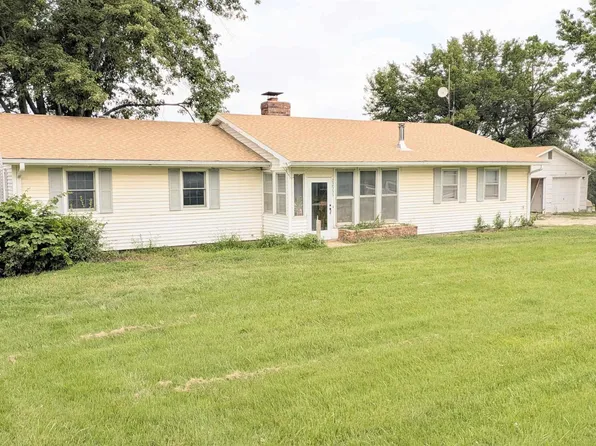 22555 Sunset Dr, Vassar, KS 66543