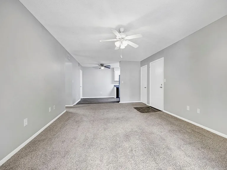 Landmark Woods Apartment Homes — Photo 30
