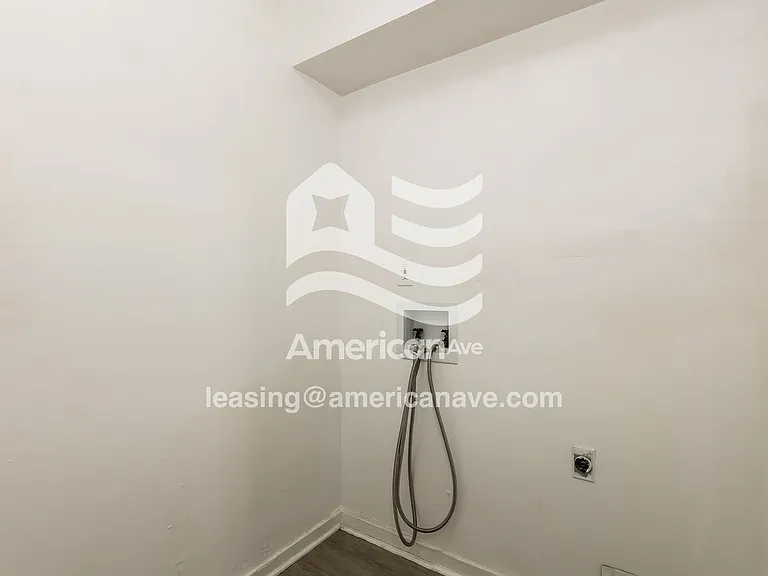 1771348_013_laundry_room_14136275.jpg