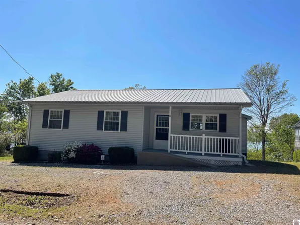 8 Edgewater Dr, Cadiz, KY 42211
