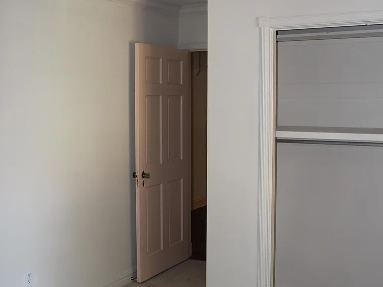 1589 York Ave — Photo 11