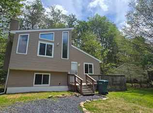 9455 Juniper Dr #DEE2, Tobyhanna, PA 18466