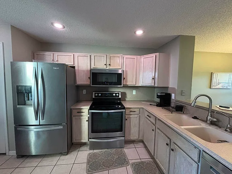 2487 Saint Augustine Blvd — Photo 3