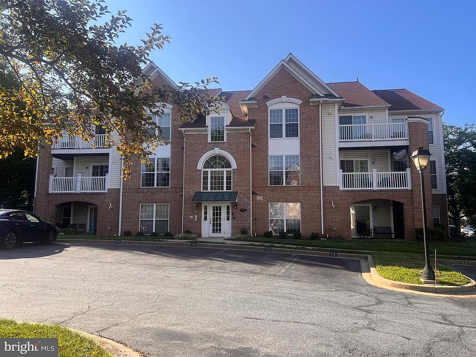 1st image of 2501 Driftwood Ct APT 2D
