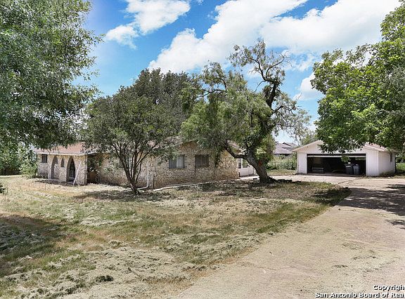 3rd image of 5227 E Fm 1518 N