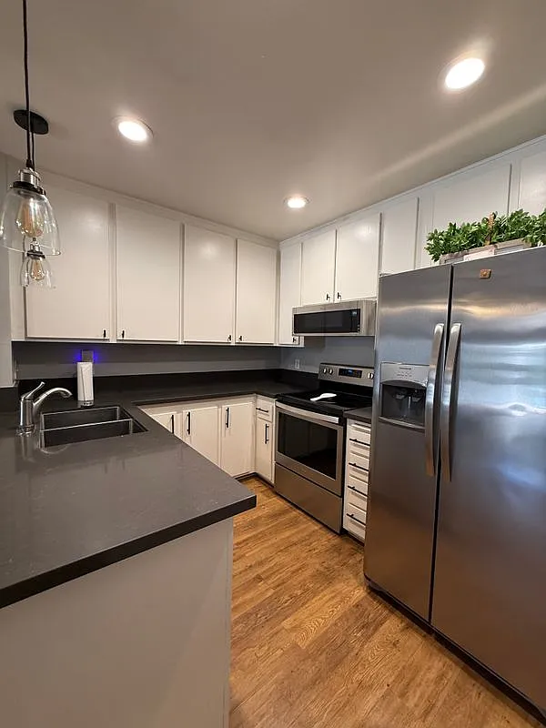 1 bed, 1.0 bath, 756 sqft, $2,600 — Photo 4