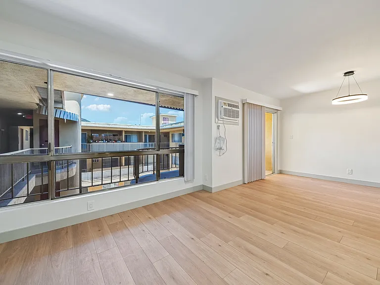 El Dorado - 1342 N. Fuller Avenue — Photo 45