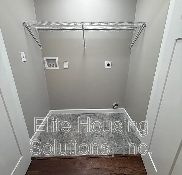 445 S 14th St — Photo 10