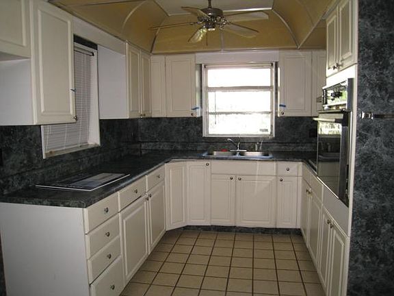 3rd image of 5325 Tarry Ln