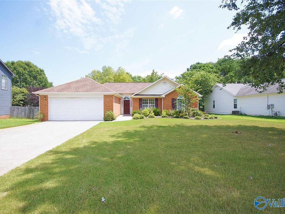 1st image of 106 Sleepy Hollow Ln