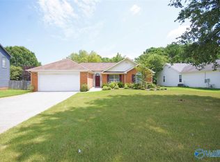 106 Sleepy Hollow Ln, Madison, AL 35758