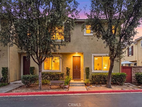 3rd image of 27571 Darrington Ave Unit 2