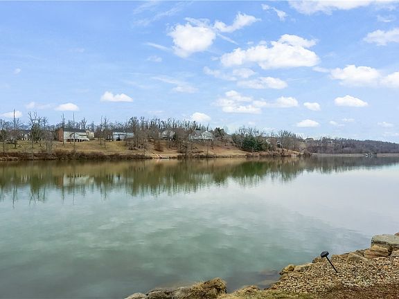 4th image of 3020 Shoreline Ln