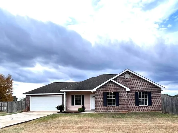 55 Hunters Trce, Picayune, MS 39466